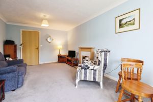 LIVING ROOM- click for photo gallery